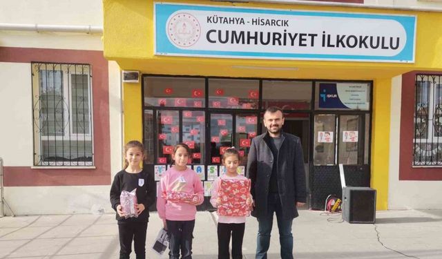 Hisarcık’ta kütüphaneden en çok kitap alıp okuyan öğrenciler ödüllendirildi