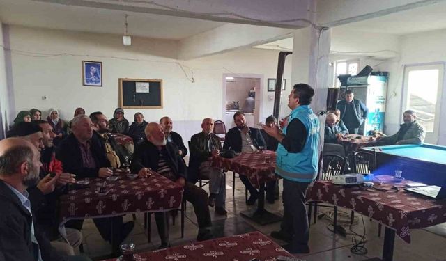 Kütahya’da çiftçilere ahududu yetiştiriciliği anlatıldı