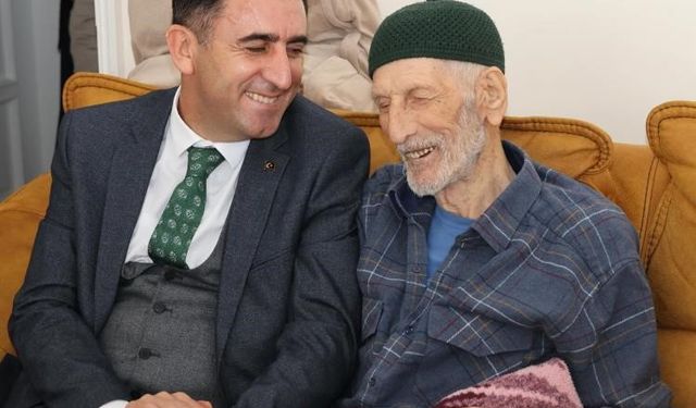 Şehit ailesinin acısını paylaştı