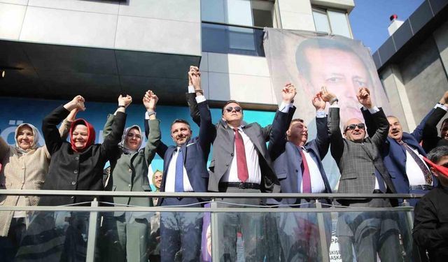 Bakan Göktaş, Eskişehir’de Seçim İrtibat Ofisi açılışına katıldı