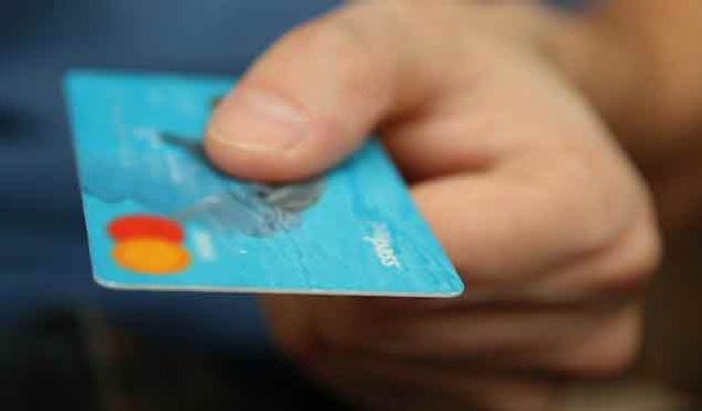 Kredi kartı kullanımında yeni dönem: Taksitler kısıtlanıyor!