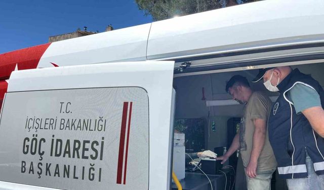 Eskişehir’deki Mobil Göç Noktası’nda bin 577 yabancının kimlik bilgileri sorgulandı