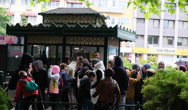 Hintli turistler Eskişehir’e hayran kaldı