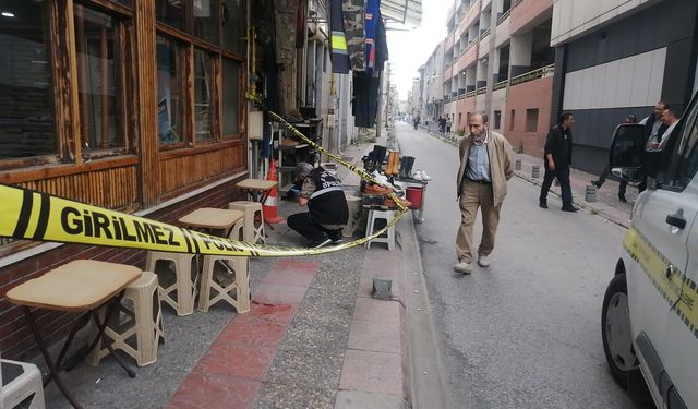 Eskişehir'de kahvehane önünde silahlı saldırı!
