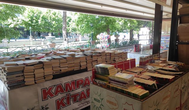 Eskişehir'de artan kitap fiyatlarına böyle çare buldular!