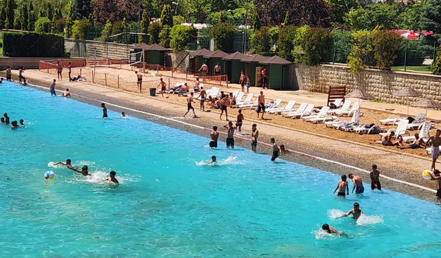 Eskişehir'in yapay plajı sonunda açıldı!
