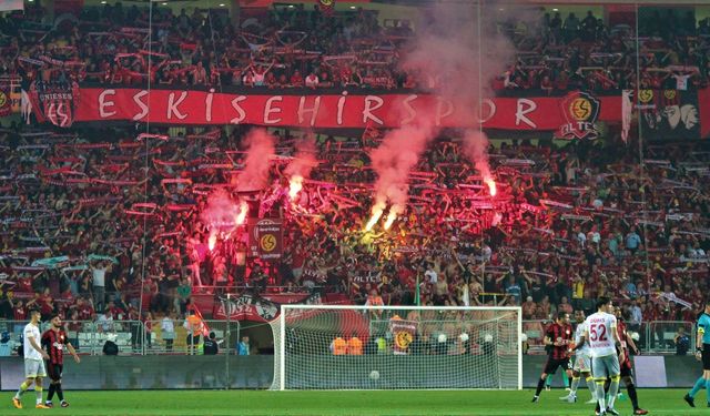 Eskişehirsporlulardan futbolculara moral!