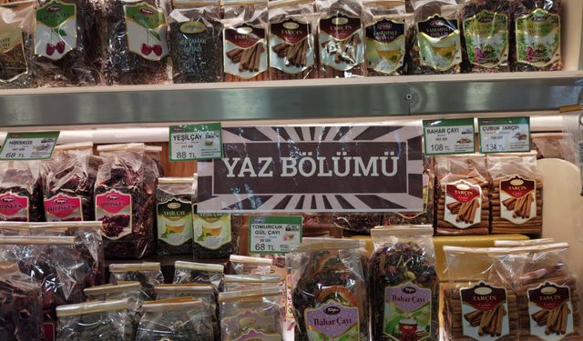 Eskişehir'de serinleten bitkisel ürünlere yoğun ilgi!