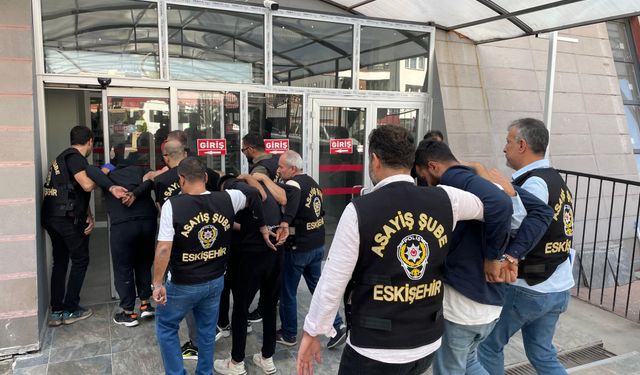 Eskişehir'de polise karşı gelen 4 şüpheli serbest bırakıldı!