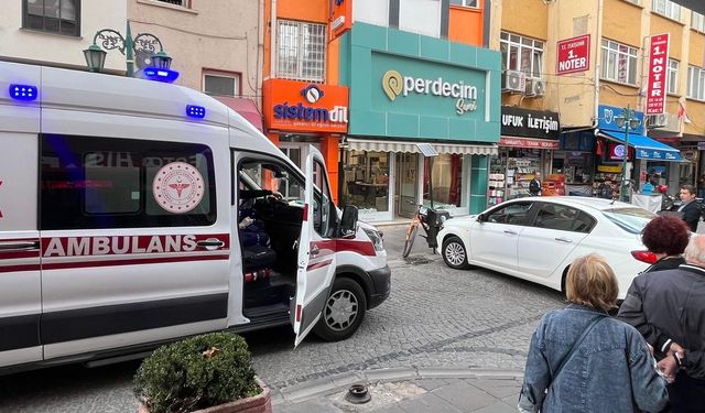 Eskişehir'de böyle park görülmedi: Ambulansa büyük engel!