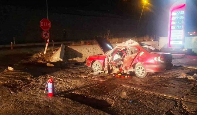 Emet’teki kazada ağır yaralanan genç sürücü hayatını kaybetti