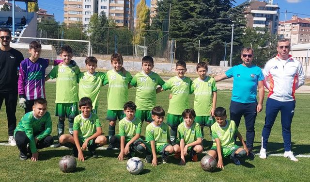 Gökmeydanspor galibiyetle tanıştı