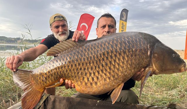 Eskişehirli balıkçılar tam 38 saat beklediler: Rekor kırdılar!