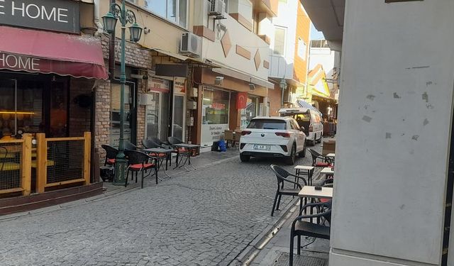 Eskişehir'de yayalar çaresiz! Araçlar her yerde...