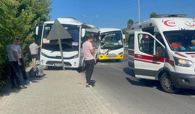 Antalya'da feci kaza: 12 yaralı!