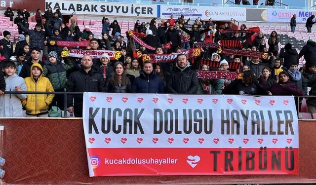 Eskişehirspor, geleceğin taraftarlarını tribüne taşıdı!