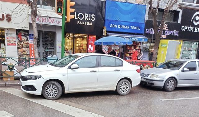 Eskişehir'deki hatalı park şehrin yer yerinde!