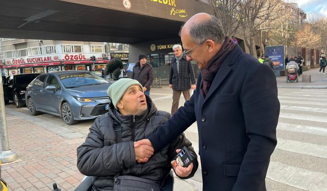 Eskişehirli vekilden taksi durağına ziyaret: Talepleri dinledi