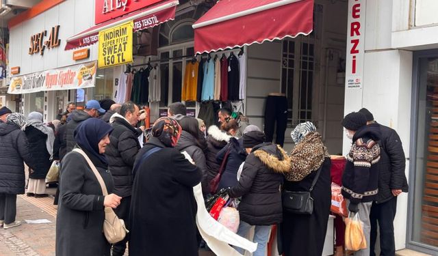 Eskişehir esnafının indirim kampanyası yoğunluk yarattı