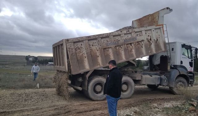 Eskişehir'deki ilçelerde yağmura rağmen altyapı çalışmaları sürüyor