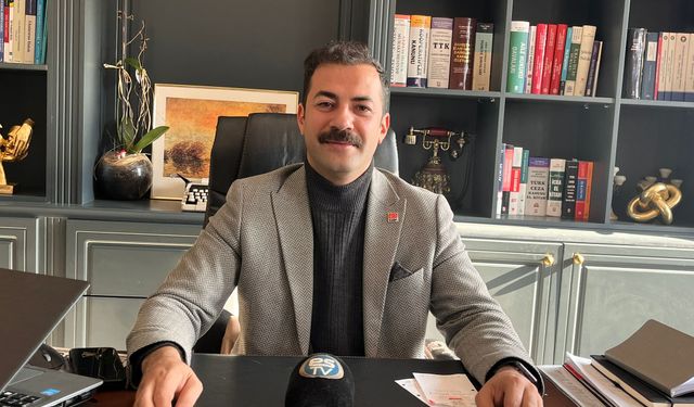 Eskişehir'de merak uyandıran afiş!