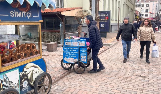 Eskişehir'de seyyar satıcıdan uygun fiyatlı kaplama hizmeti