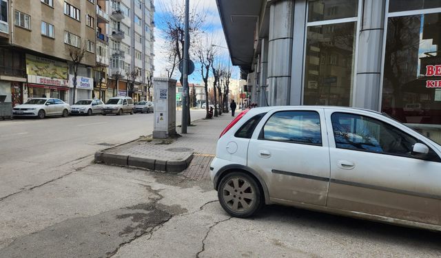 Eskişehir'deki hatalı parklar vatandaşı engelliyor!