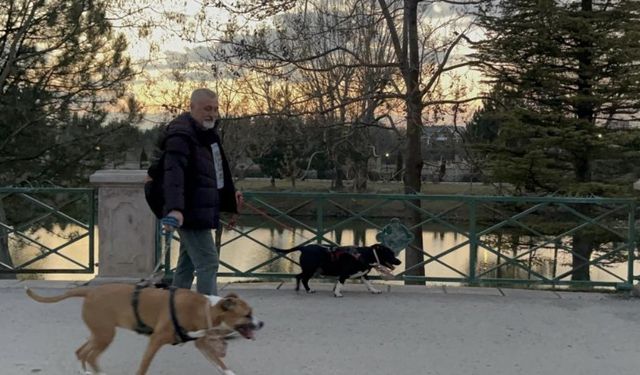 Depremde kaybettiği kızının emanetlerine Eskişehir’de gözü gibi bakıyor