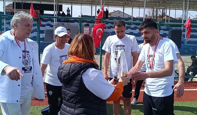 Pazaryerispor, 72 yıl sonra şampiyon yaşadı!