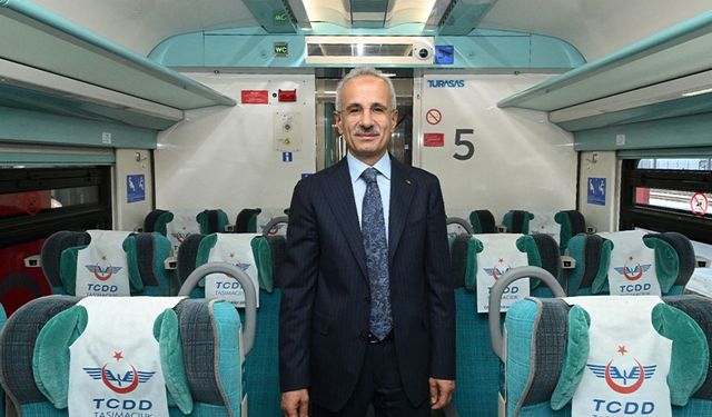 Bakan Uraloğlu müjdeyi verdi: Tren istasyonlarında yeni dönem! Ücretsiz...