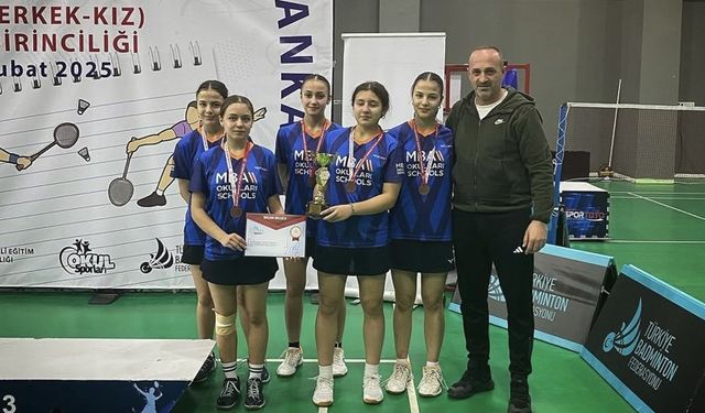 Badmintoncularımız Başkent’te derece yaptı