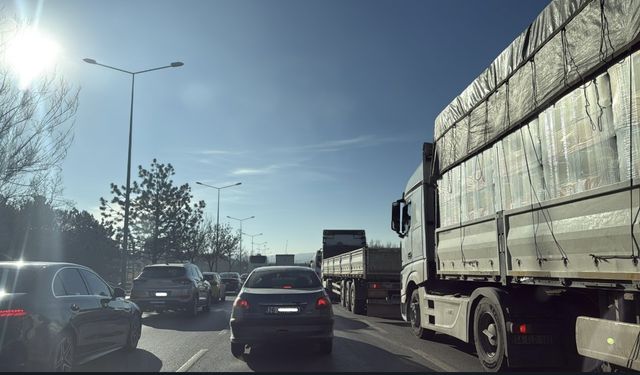 Eskişehir çevre yolunda yine trafik çilesi!