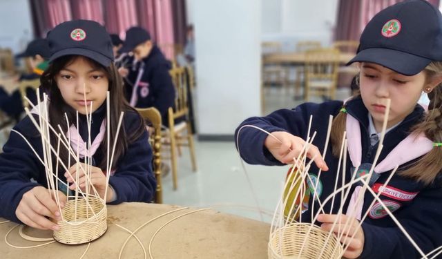 İklim izcileri bambudan sepet yapmayı öğrendi