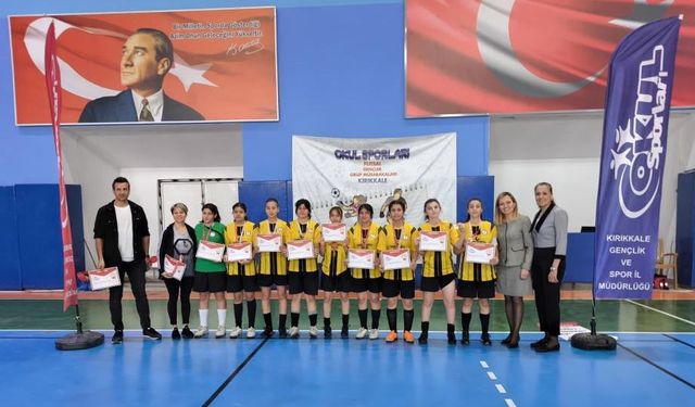 Eskişehir Kız Futsal Takımı, Kırıkkale'den zaferler döndü