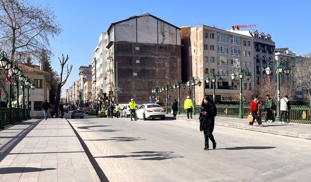 Eskişehir'de trafik denetimleri ara vermeden devam ediyor