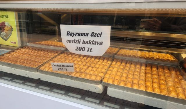 Tezgahlarda bayramlık baklavalar yerini aldı