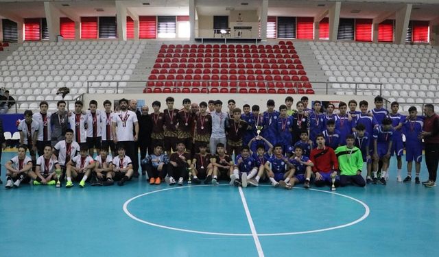 Futsalın şampiyonu Yeni Yol Lisesi