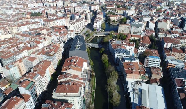 "Eskişehir'de yeni arsa üretilmesi şart!"