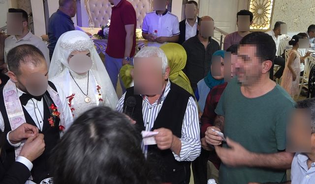Tanımadığı çiftin düğününe katıldı: Takıları çaldı!