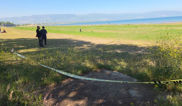 İznik Gölü sahilinde 108 yıllık top mermisi bulundu