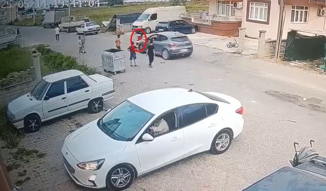Sokakta oynarken araç çarptı!