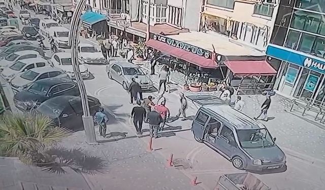 Genç kızı güpegündüz kaçırmaya çalıştılar!