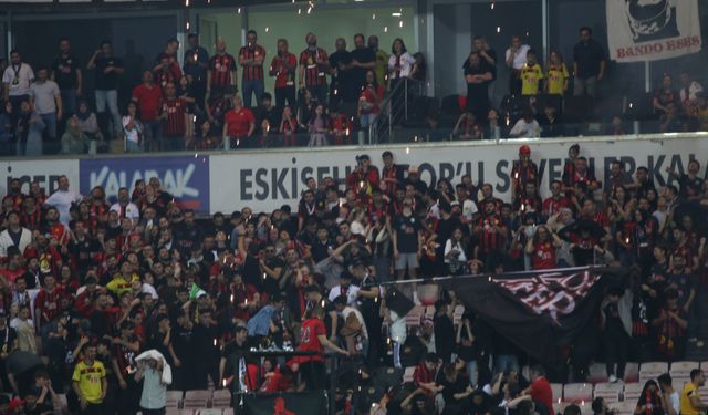 Eskişehirspor taraftarını zor durumda bırakan anlar...