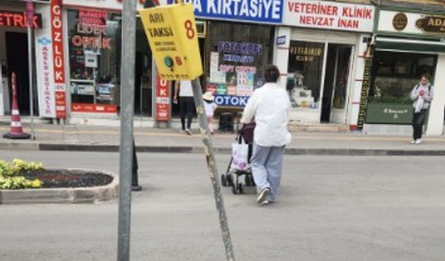 Eskişehir'de tehlike saçan direk tepki çekiyor!