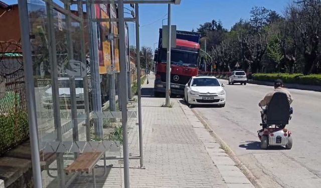 Eskişehir'de durak engeli en çok onları zorluyor!