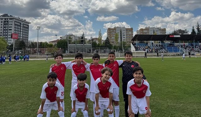 İlk maçta sakatlanarak büyük üzüntü yaşadı