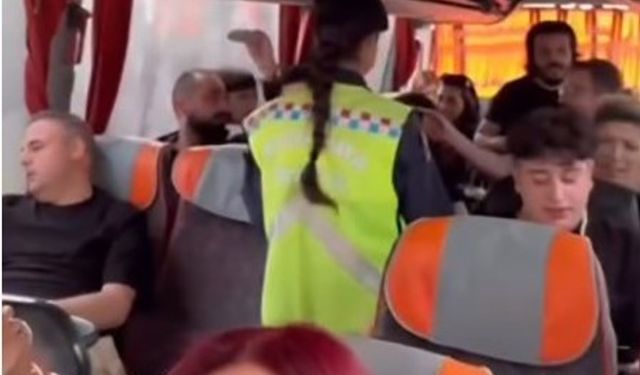 Eskişehir'den yola çıktılar, trafik çevirmesinde sürpriz konser!