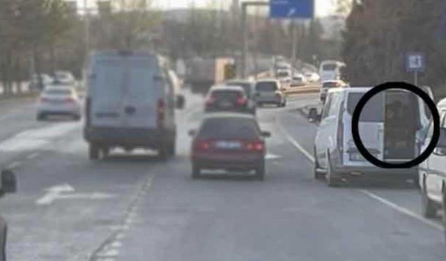 Fotoğrafı hemen çekildi... Eskişehir'de böyle yolculuk yaptı