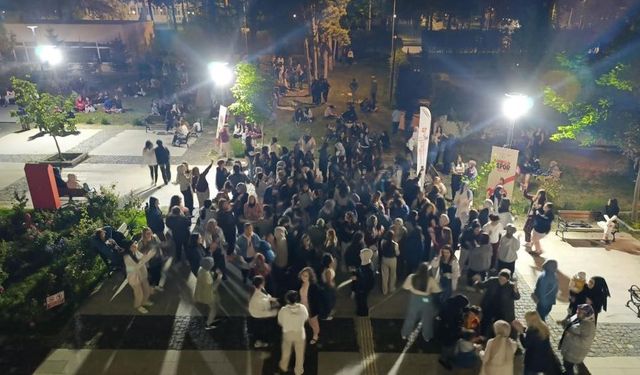 Eskişehirli öğrenciler gençlik konserinde doyasıya eğlendi