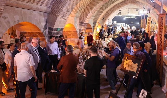 Odunpazarı’nda ahşap ustalığı sanatla buluştu